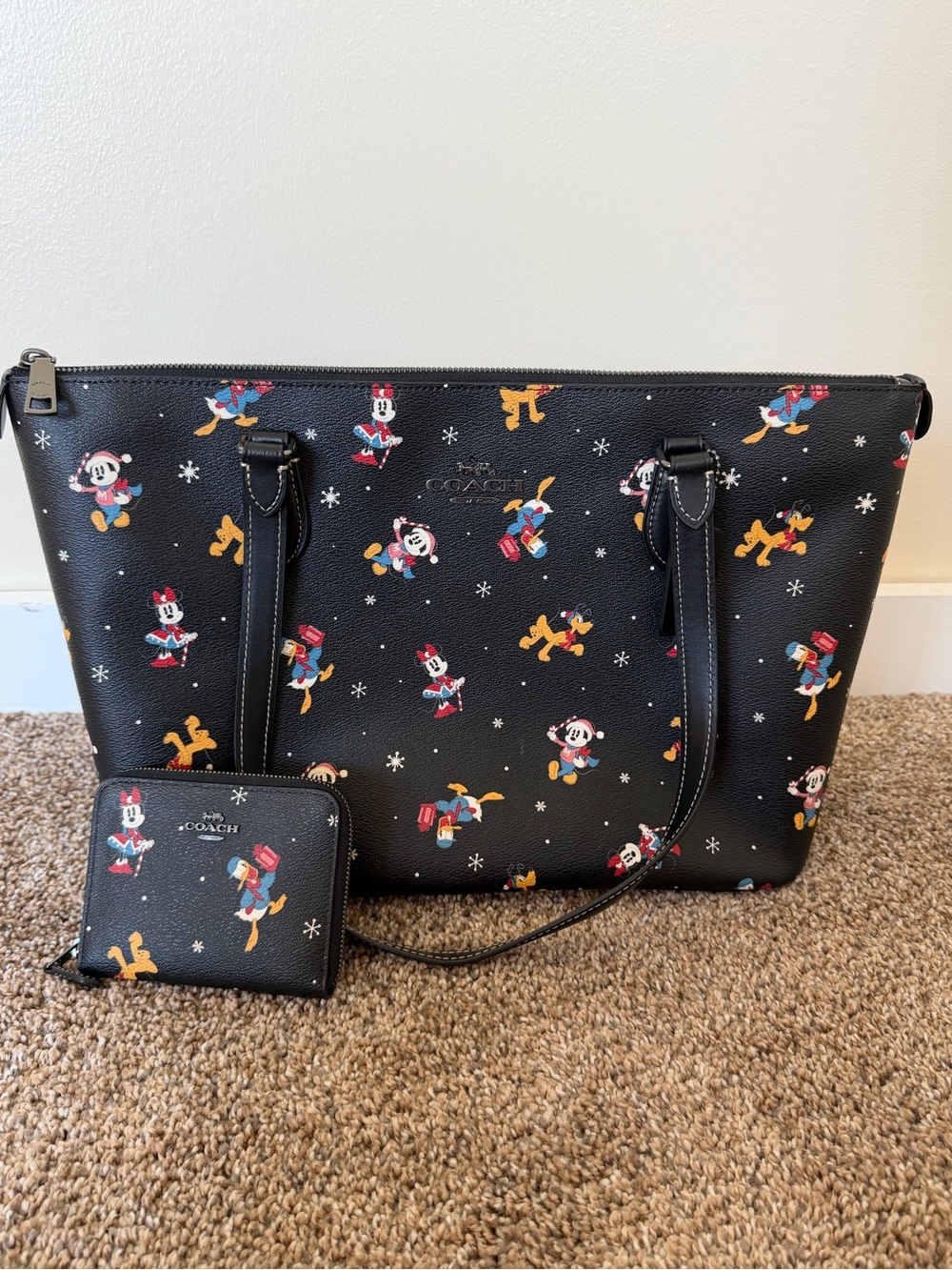 COACH x DISNEY NWT Gallery Tote With Holiday Print CM189 & Matching Wallet